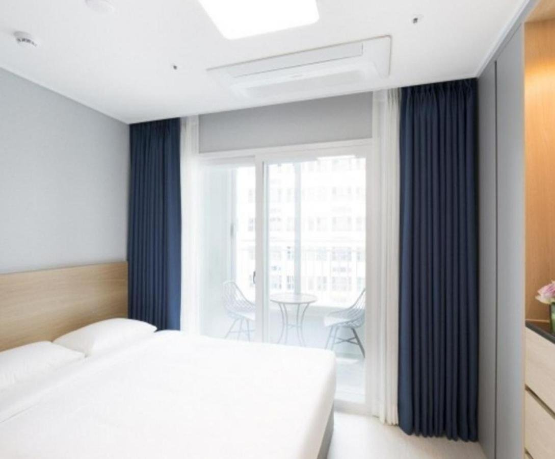 Yeosu Hotel First City Екстериор снимка