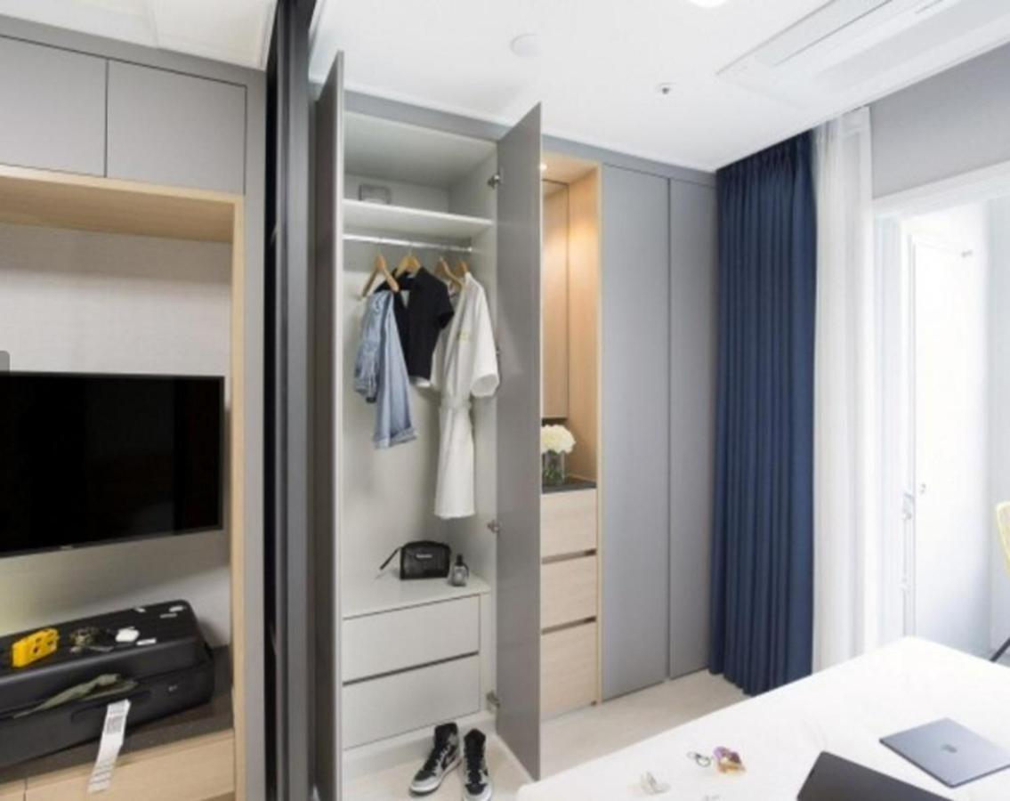 Yeosu Hotel First City Екстериор снимка