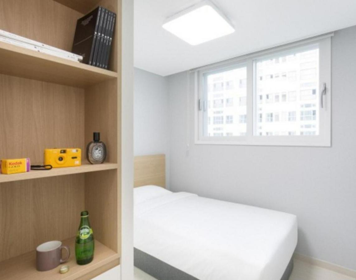 Yeosu Hotel First City Екстериор снимка