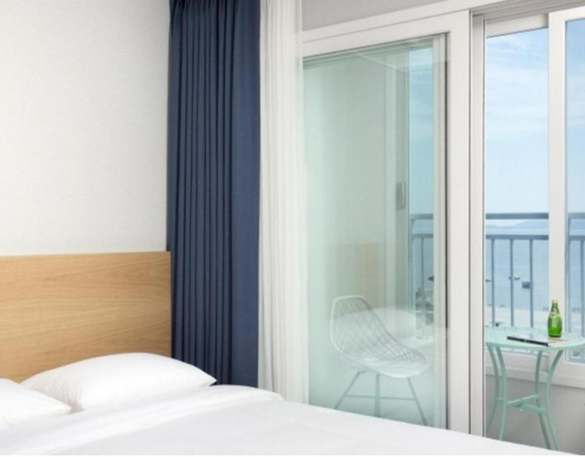 Yeosu Hotel First City Екстериор снимка