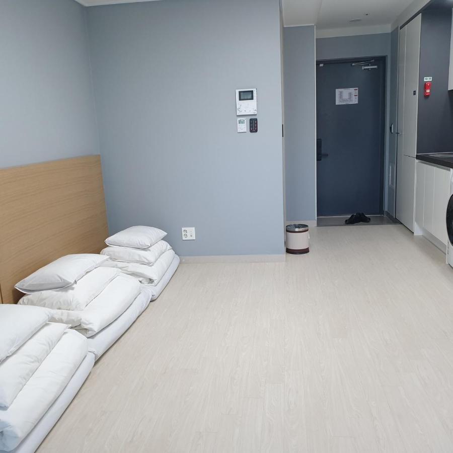 Yeosu Hotel First City Екстериор снимка