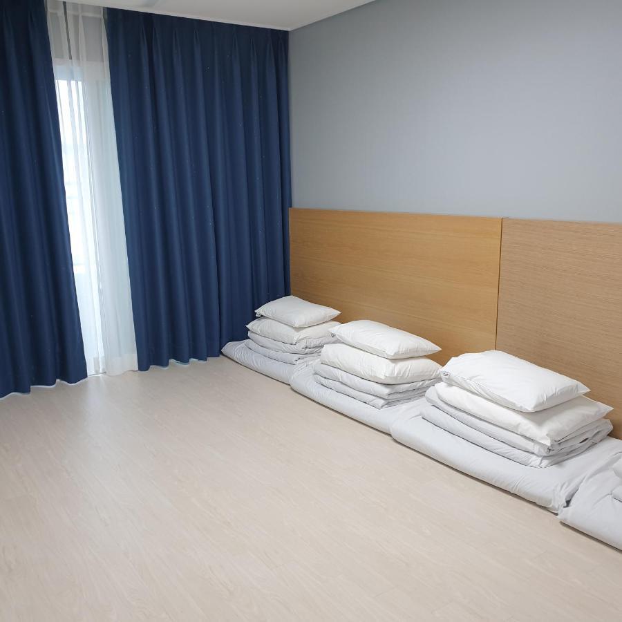 Yeosu Hotel First City Екстериор снимка